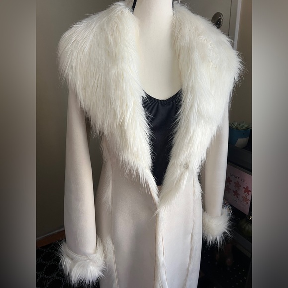 Bebe White Faux Fur Trim Coat - Picture 1 of 9